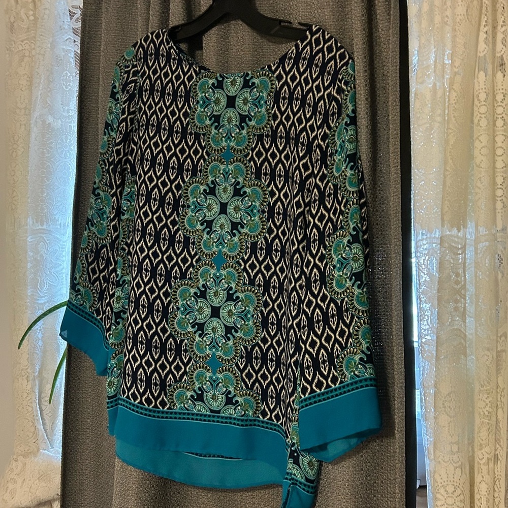 Blouse /shirt